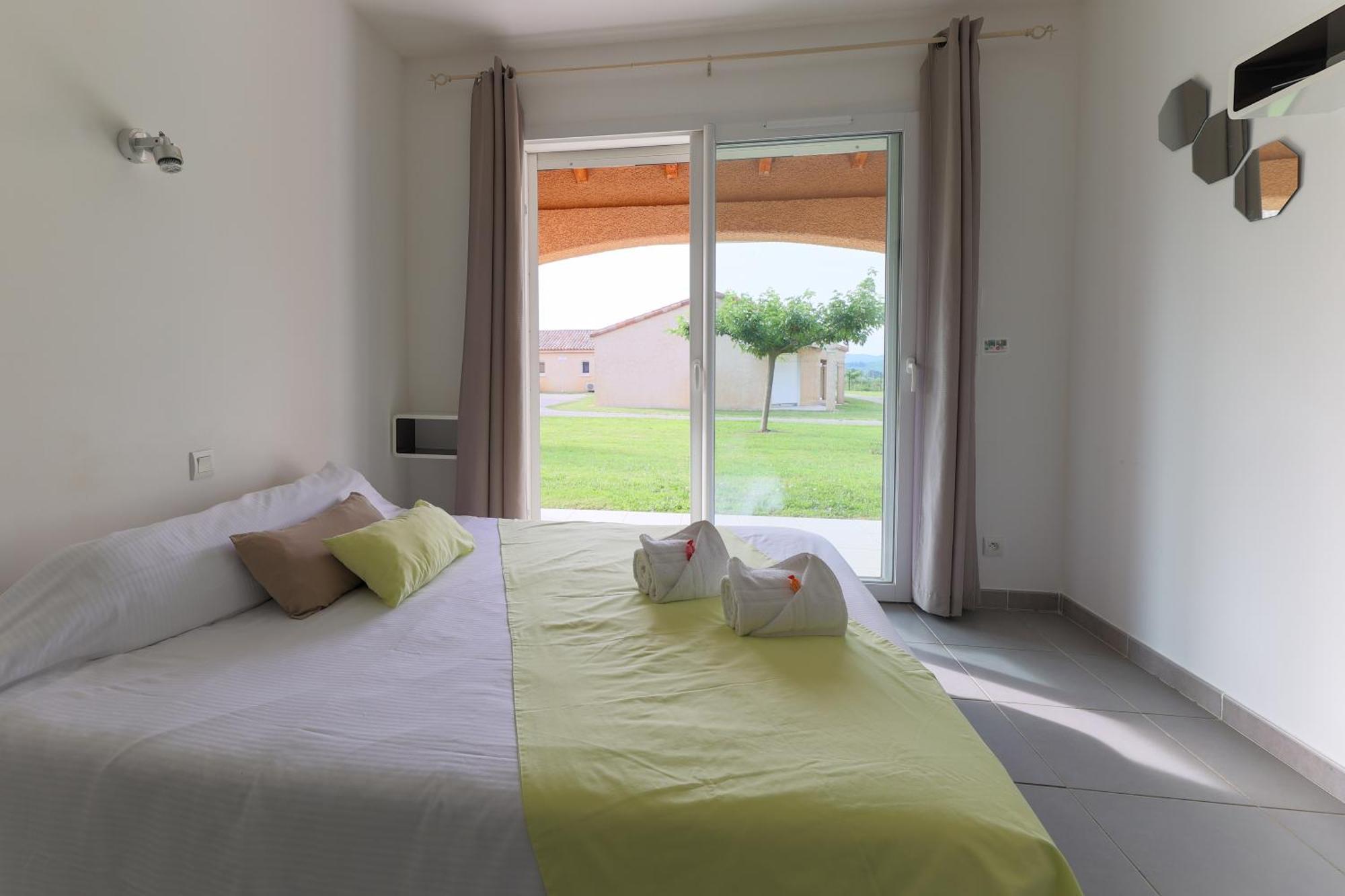 Park & Suites Village Gorges De L'Herault-Cevennes Brissac Exterior photo